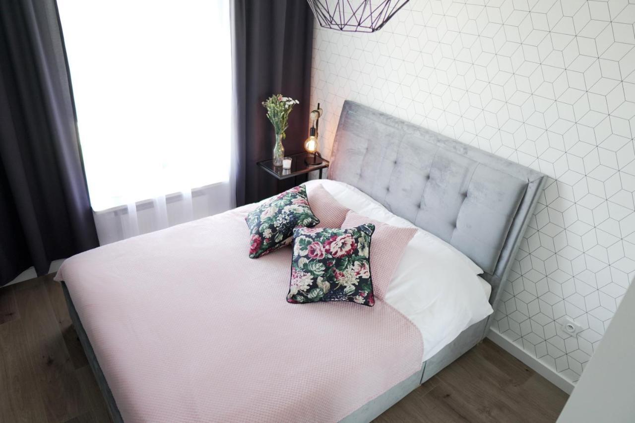 Vizzit Us Premium Apartments Варшава Экстерьер фото