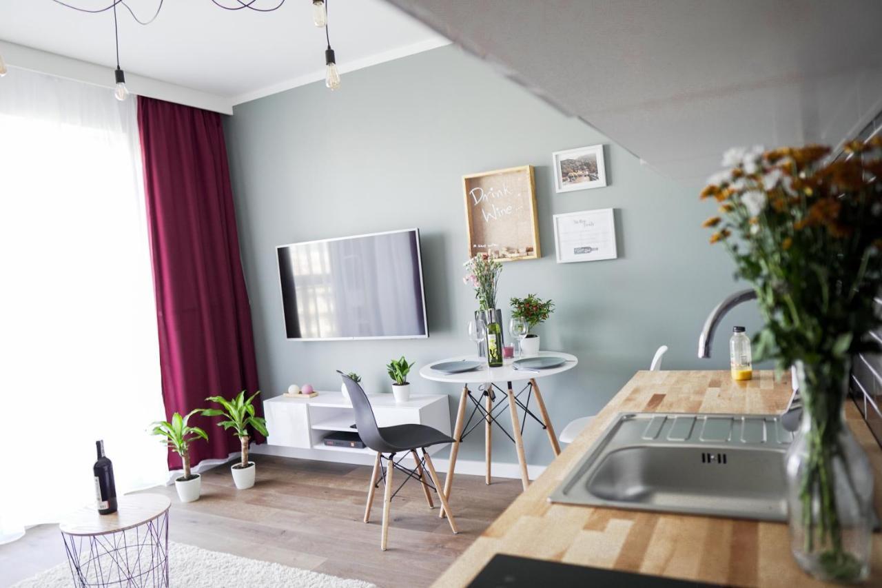 Vizzit Us Premium Apartments Варшава Экстерьер фото
