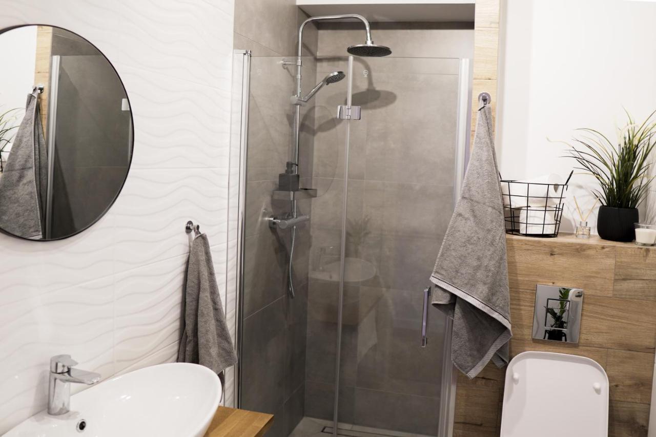 Vizzit Us Premium Apartments Варшава Экстерьер фото