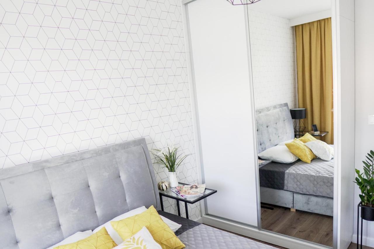 Vizzit Us Premium Apartments Варшава Экстерьер фото