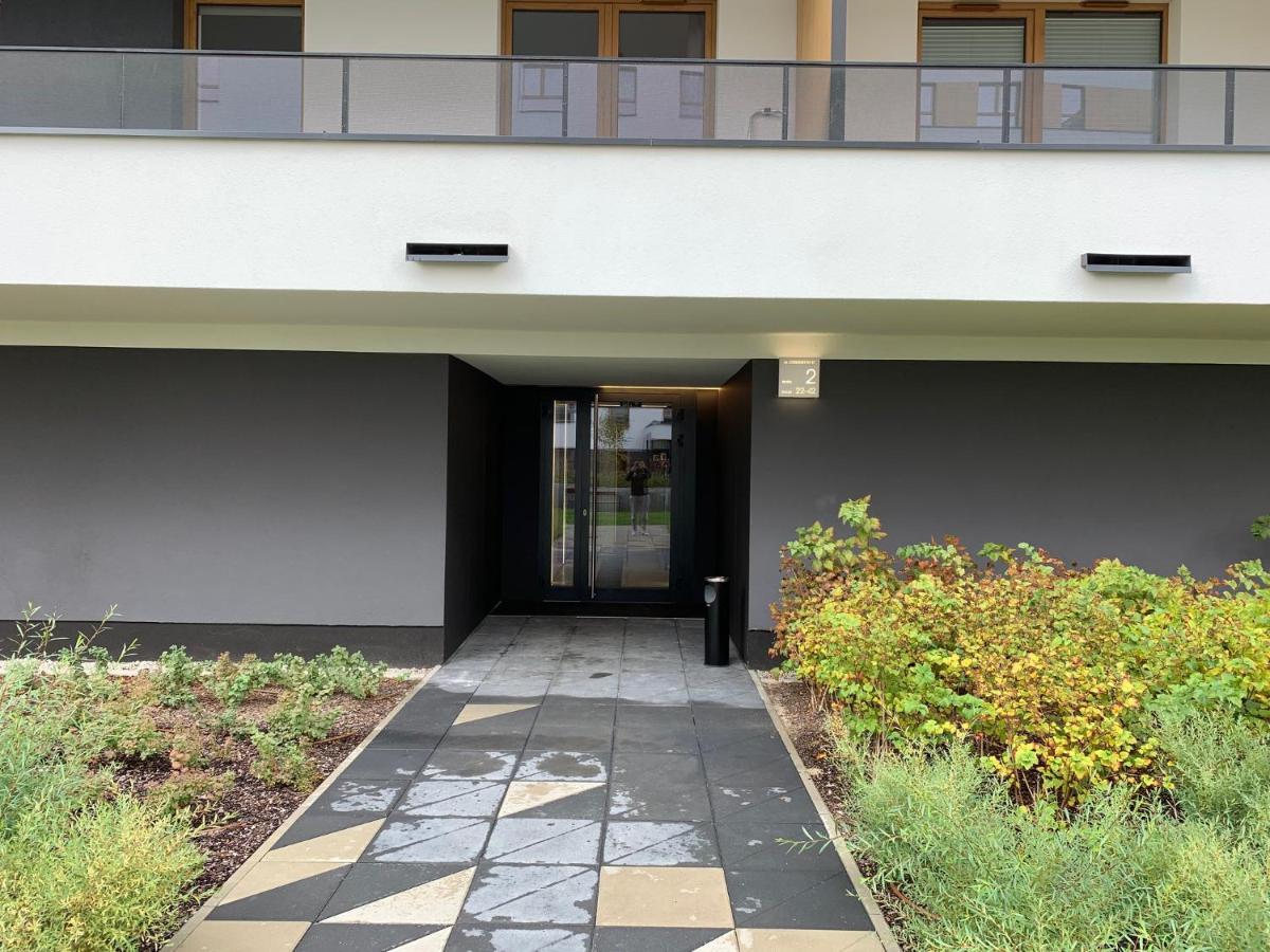 Vizzit Us Premium Apartments Варшава Экстерьер фото