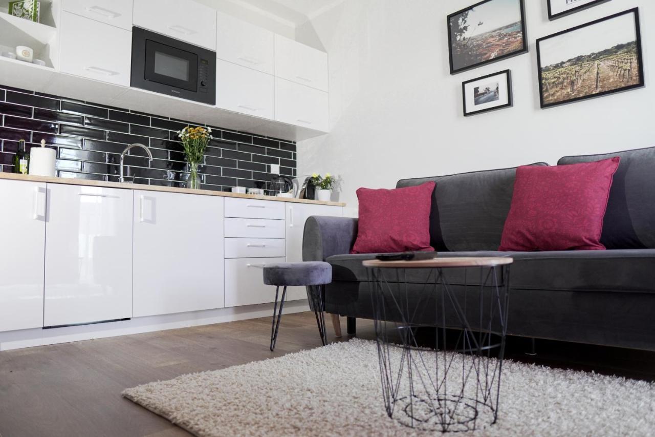 Vizzit Us Premium Apartments Варшава Экстерьер фото