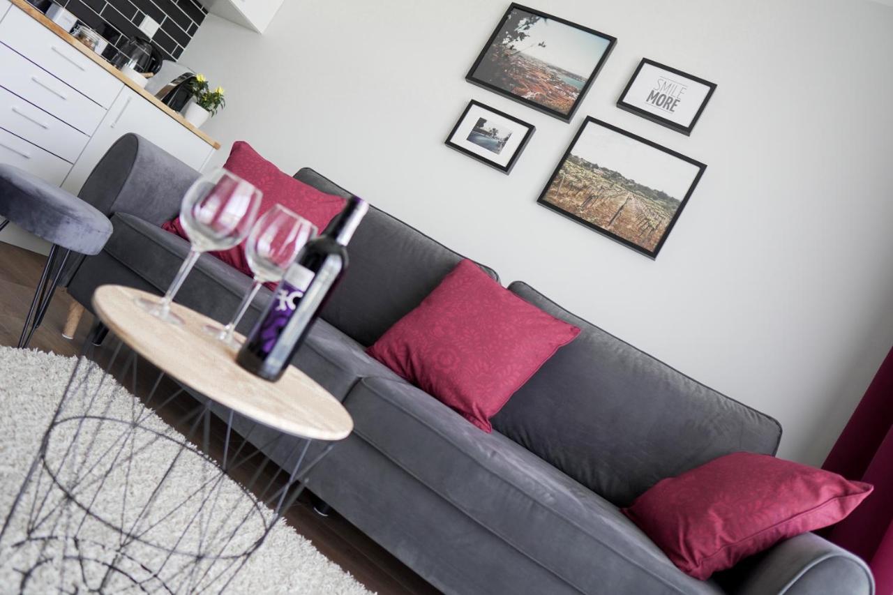 Vizzit Us Premium Apartments Варшава Экстерьер фото